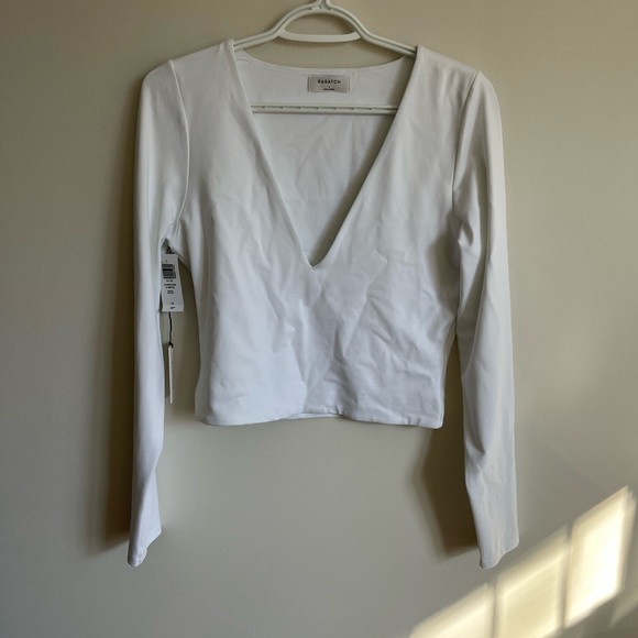 Babaton contour v-neck long sleeve - Picture 3 of 4